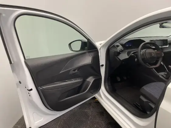 PEUGEOT 208 II - voiture d'occasion - Photo 17