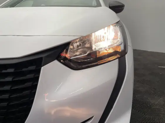 PEUGEOT 208 II - voiture d'occasion - Photo 19