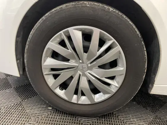 PEUGEOT 208 II - voiture d'occasion - Photo 20