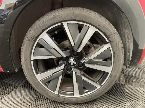 PEUGEOT 208 BUSINESS R II - voiture d'occasion - Photo 23