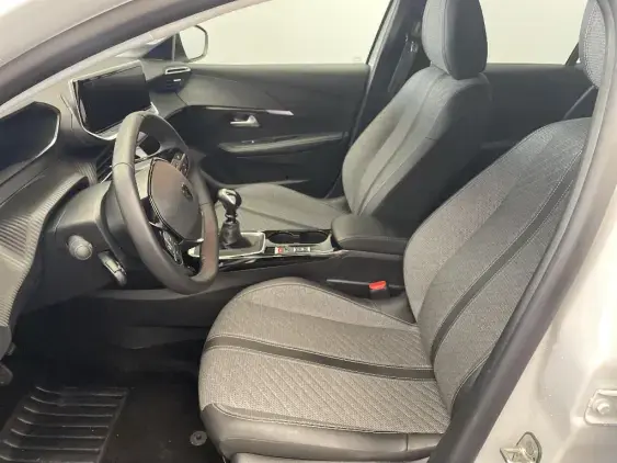 PEUGEOT 208 II - voiture d'occasion - Photo 18