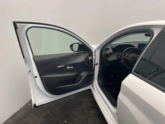 PEUGEOT 208 II - voiture d'occasion - Photo 19