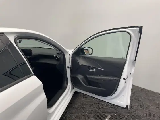 PEUGEOT 208 II - voiture d'occasion - Photo 20