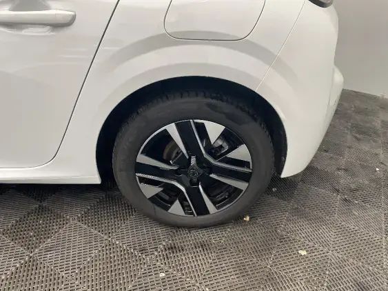 PEUGEOT 208 II - voiture d'occasion - Photo 23