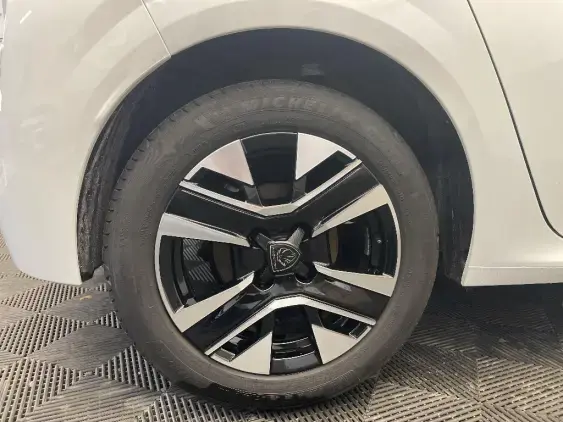 PEUGEOT 208 II - voiture d'occasion - Photo 24