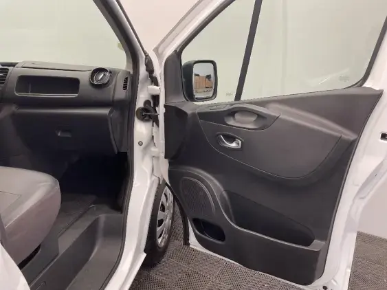 RENAULT TRAFIC FG III - voiture d'occasion - Photo 17