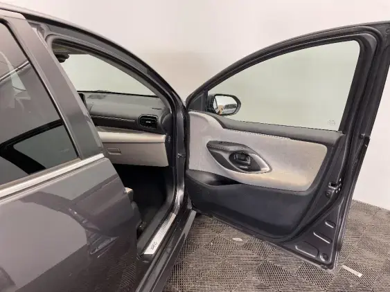 TOYOTA YARIS IV - voiture d'occasion - Photo 18