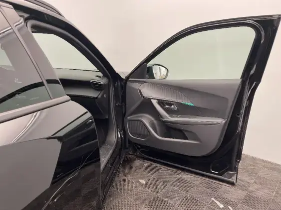 PEUGEOT 2008 II - voiture d'occasion - Photo 19