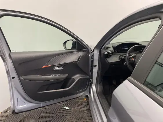 PEUGEOT 208 II - voiture d'occasion - Photo 18