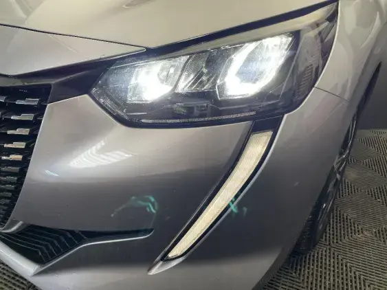 PEUGEOT 208 II - voiture d'occasion - Photo 19