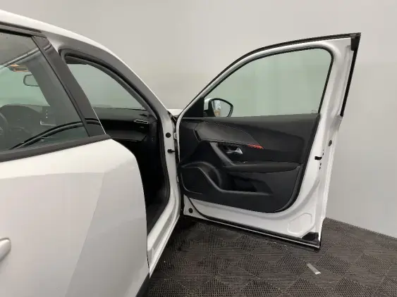 PEUGEOT 2008 - voiture d'occasion - Photo 19