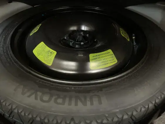 PEUGEOT 2008 II - voiture d'occasion - Photo 17