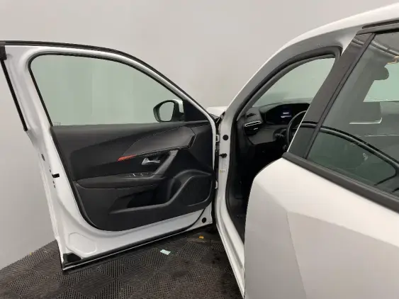 PEUGEOT 2008 II - voiture d'occasion - Photo 19