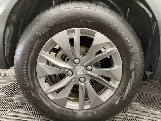 PEUGEOT 2008 II - voiture d'occasion - Photo 24