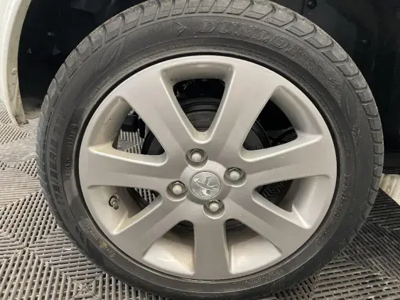 PEUGEOT ION - voiture d'occasion - Photo 22