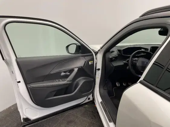 PEUGEOT 2008 II - voiture d'occasion - Photo 17