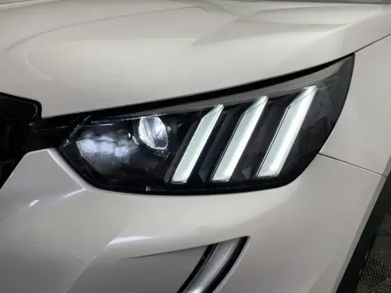 PEUGEOT 2008 II - voiture d'occasion - Photo 19