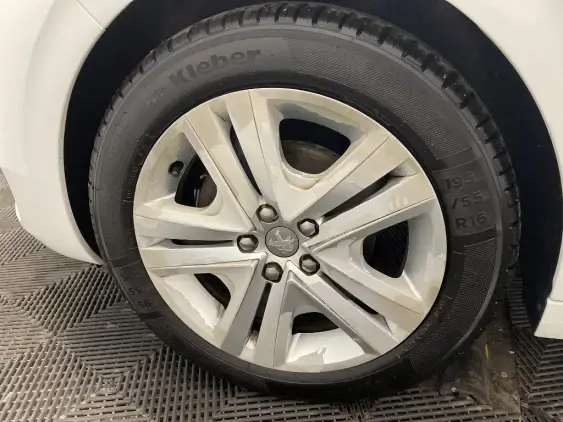 PEUGEOT 208 - voiture d'occasion - Photo 22