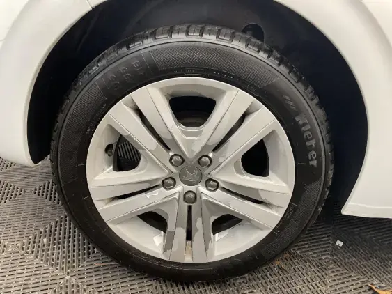 PEUGEOT 208 - voiture d'occasion - Photo 24