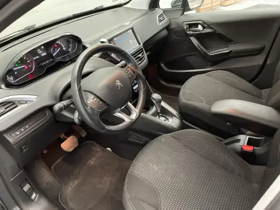 PEUGEOT 208 - voiture d'occasion - Photo 18