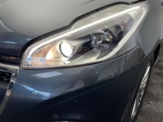 PEUGEOT 208 - voiture d'occasion - Photo 21