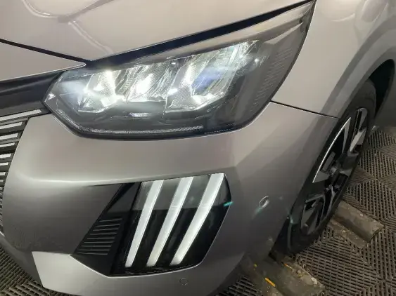 PEUGEOT 208 II - voiture d'occasion - Photo 20