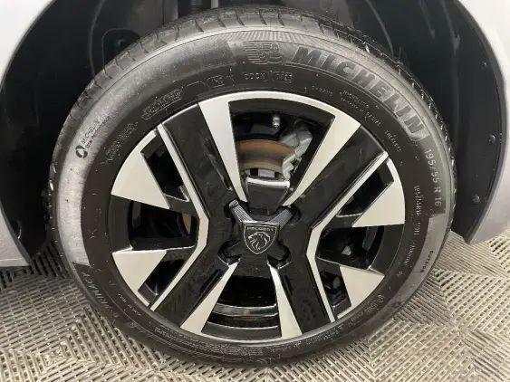 PEUGEOT 208 II - voiture d'occasion - Photo 22