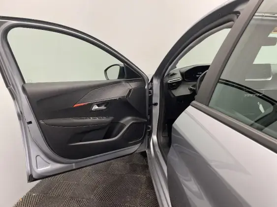 PEUGEOT 208 II - voiture d'occasion - Photo 18