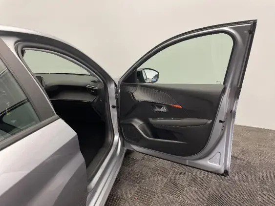 PEUGEOT 208 II - voiture d'occasion - Photo 19