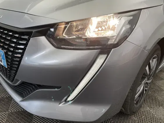 PEUGEOT 208 II - voiture d'occasion - Photo 20