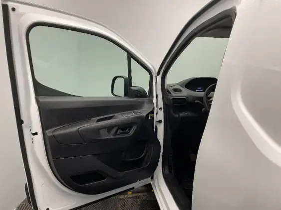 PEUGEOT PARTNER III - voiture d'occasion - Photo 16