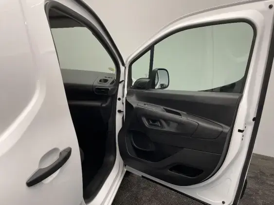 PEUGEOT PARTNER III - voiture d'occasion - Photo 17