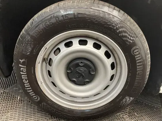 PEUGEOT PARTNER III - voiture d'occasion - Photo 19