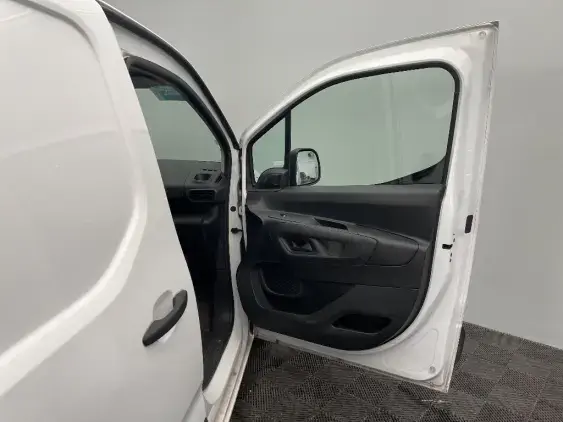 PEUGEOT PARTNER III - voiture d'occasion - Photo 16