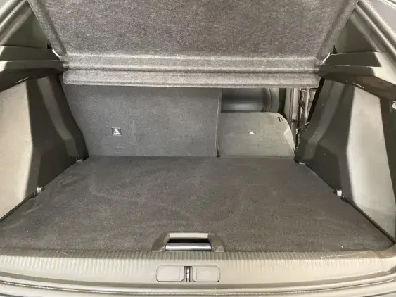 PEUGEOT 2008 II - voiture d'occasion - Photo 17