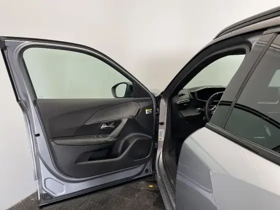 PEUGEOT 2008 II - voiture d'occasion - Photo 19