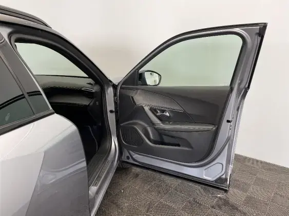 PEUGEOT 2008 II - voiture d'occasion - Photo 20