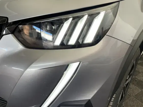 PEUGEOT 2008 II - voiture d'occasion - Photo 21