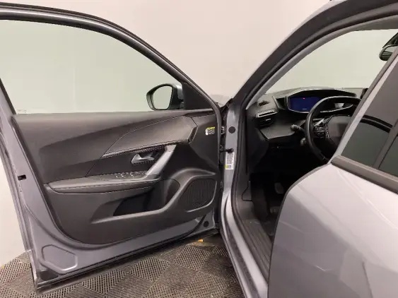 PEUGEOT 2008 II - voiture d'occasion - Photo 18