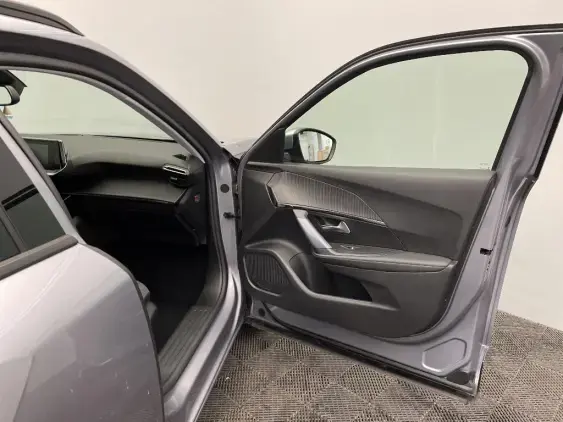 PEUGEOT 2008 II - voiture d'occasion - Photo 19