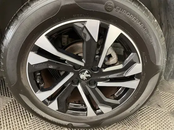 PEUGEOT 2008 II - voiture d'occasion - Photo 22