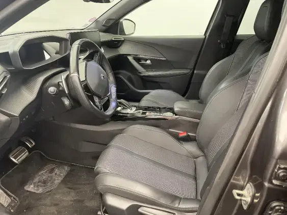 PEUGEOT 2008 II - voiture d'occasion - Photo 18