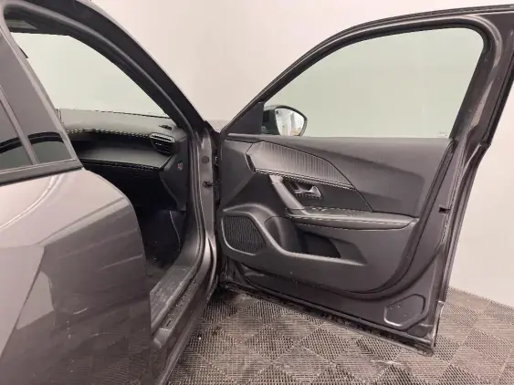 PEUGEOT 2008 II - voiture d'occasion - Photo 20