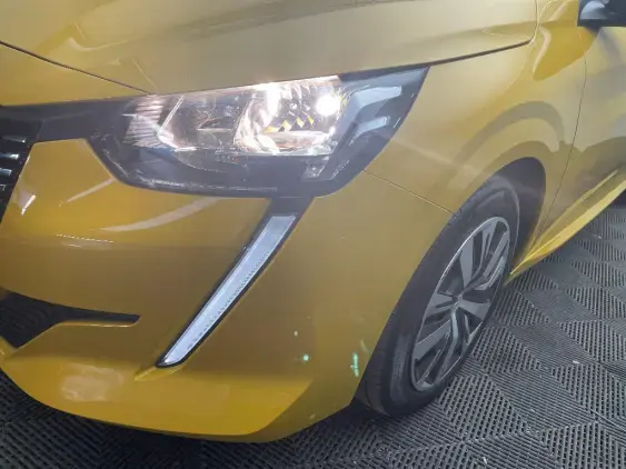 PEUGEOT 208 BUSINESS R II - voiture d'occasion - Photo 21