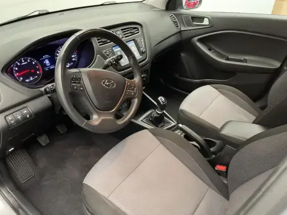 HYUNDAI i20 II - voiture d'occasion - Photo 18