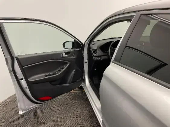 HYUNDAI i20 II - voiture d'occasion - Photo 20