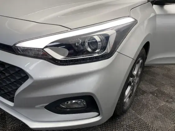 HYUNDAI i20 II - voiture d'occasion - Photo 21