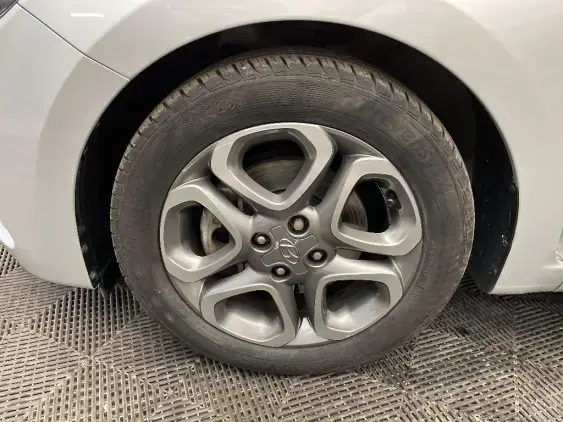 HYUNDAI i20 II - voiture d'occasion - Photo 22