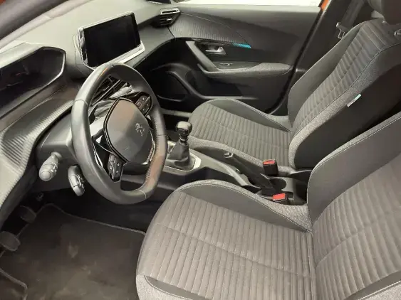 PEUGEOT 2008 II - voiture d'occasion - Photo 17