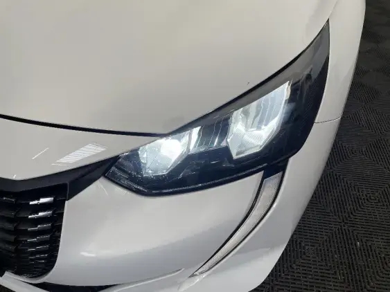 PEUGEOT 208 II - voiture d'occasion - Photo 20